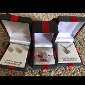 NWT🎄1/10 CT TW Diamond sterling silver set🎄